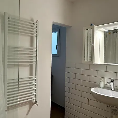 Acatoa - Spacious Bright In The City Center 3 Bedrooms - / Easy Access And Connections To 5 Terre And Portovenere 斯培西亚